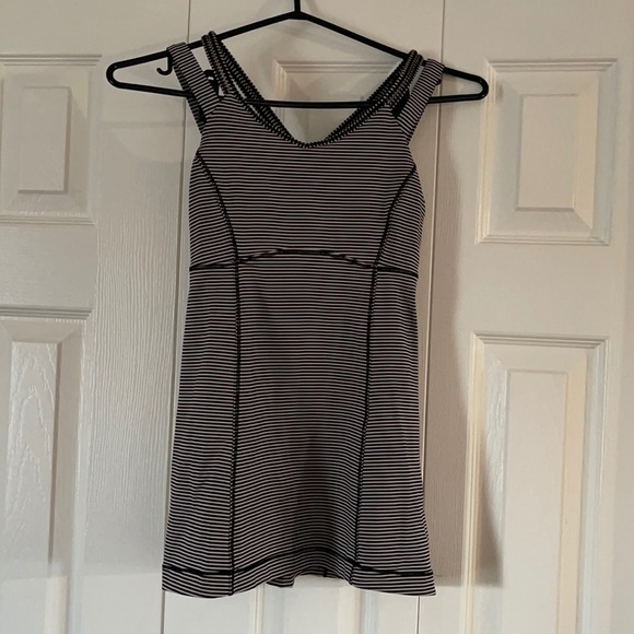 Lululemon Tank Top Size 4🥰🥰 - Picture 1 of 5